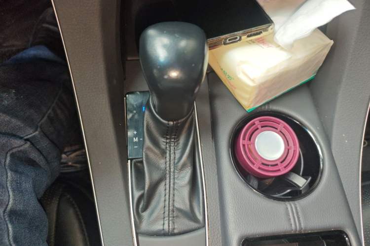 Used Toyota Avalon 2019 2.0L XLE Premium Edition China VI Gear Lever