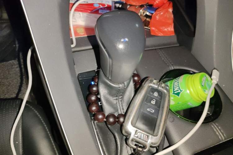 Used Toyota Avalon 2019 2.0L Luxury Edition China VI Standard Gear Lever
