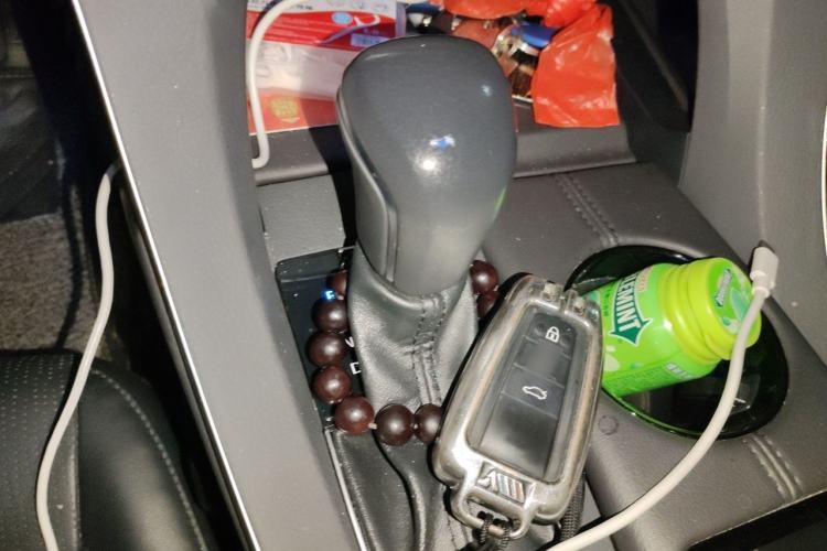 Used Toyota Avalon 2019 2.0L Luxury Edition China VI Standard Gear Lever