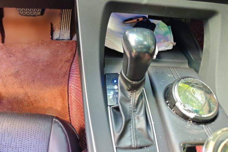 Used Toyota Avalon 2019 2.0L XLE Premium Edition China VI Gear Lever