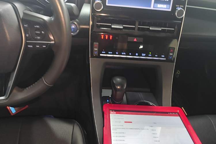 Used Toyota Avalon 2019 Dual-Engine 2.5L Luxury Edition China VI Standard Gear Lever