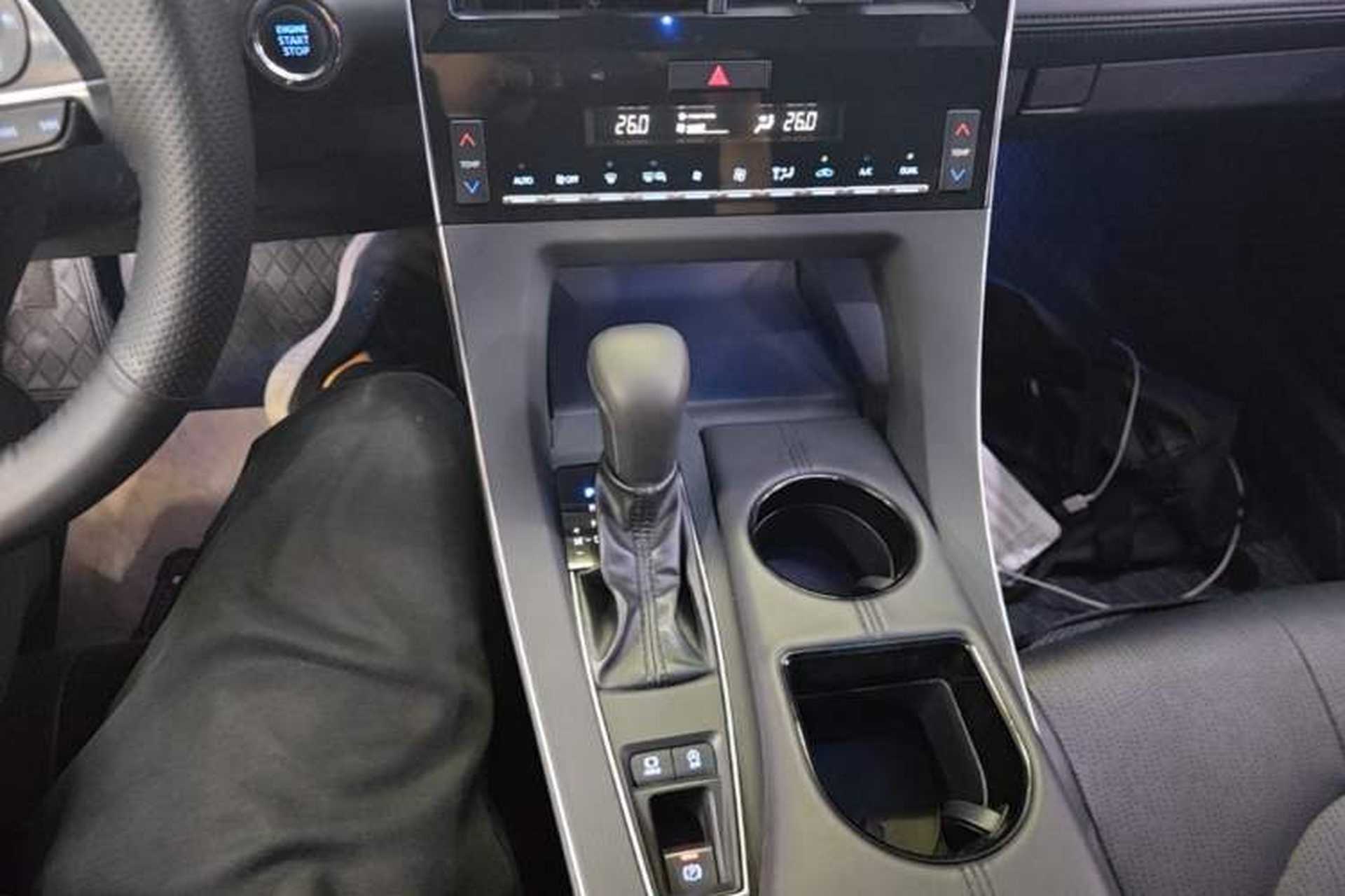 Used Toyota Avalon 2019 2.0L XLE Premium Edition China VI Gear Lever