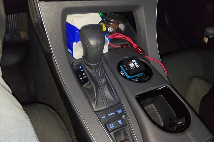 Used Toyota Avalon 2019 2.5L Ambition Version China VI Standard Gear Lever