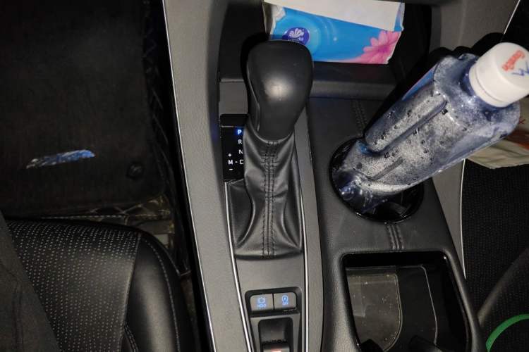 Used Toyota Avalon 2019 2.0L Luxury Edition China VI Standard Gear Lever