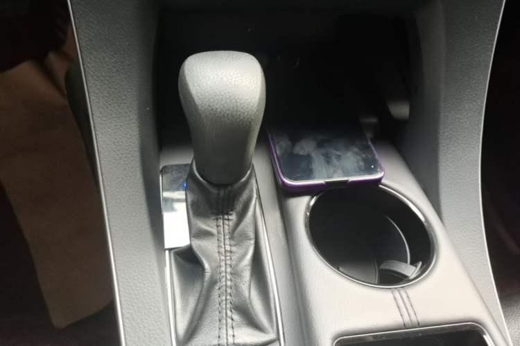 Used Toyota Avalon 2019 2.0L Ambition Edition China VI Gear Lever