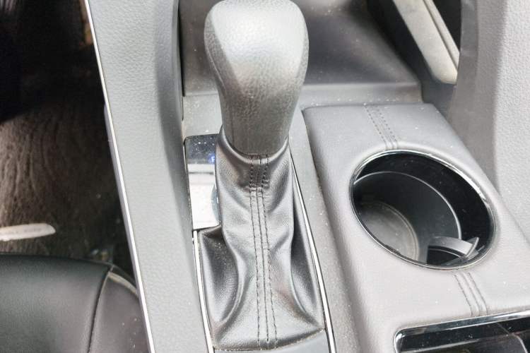 Used Toyota Avalon 2019 2.0L Ambition Edition China VI Gear Lever