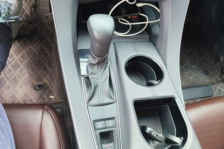 Used Toyota Avalon 2019 2.0L Ambition Edition China VI Gear Lever