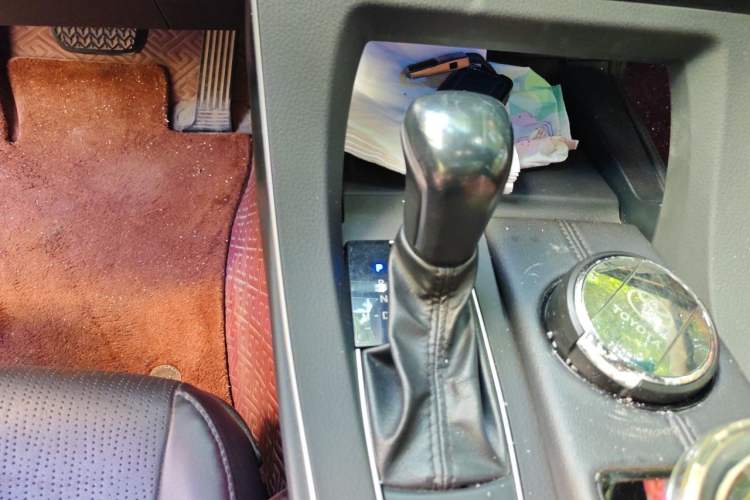 Used Toyota Avalon 2019 2.0L XLE Premium Edition China VI Gear Lever