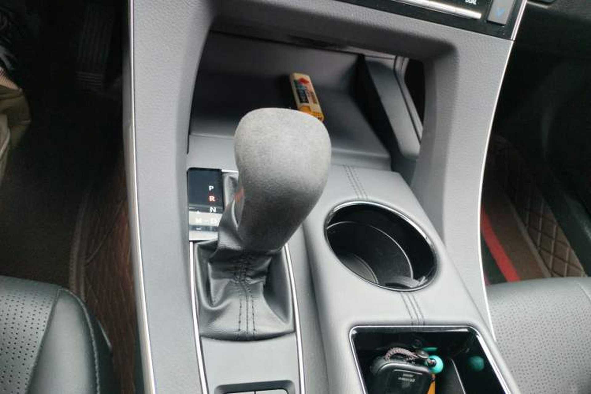 Used Toyota Avalon 2019 2.0L Luxury Edition China VI Standard Gear Lever