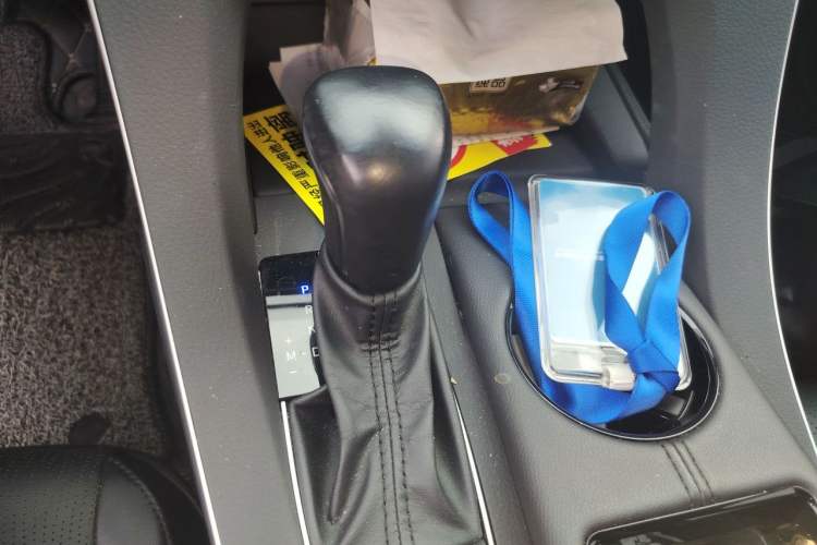 Used Toyota Avalon 2019 2.0L XLE Premium Edition China VI Gear Lever