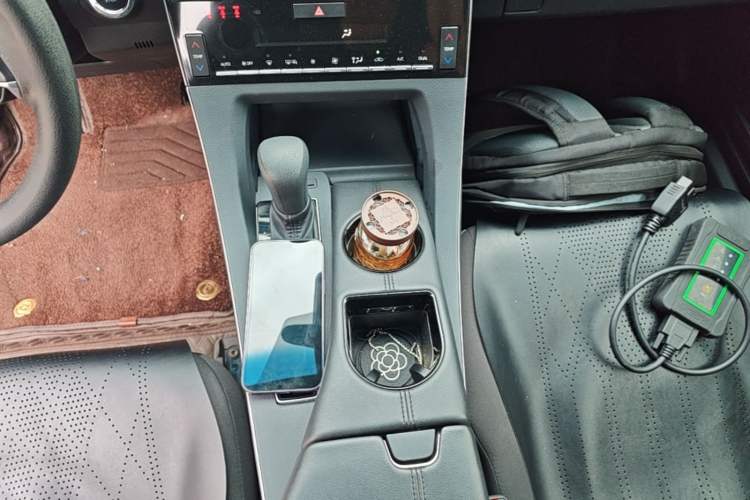 Used Toyota Avalon 2019 2.0L Ambition Edition China VI Gear Lever
