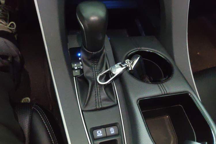 Used Toyota Avalon 2019 2.0L Ambition Edition China VI Gear Lever