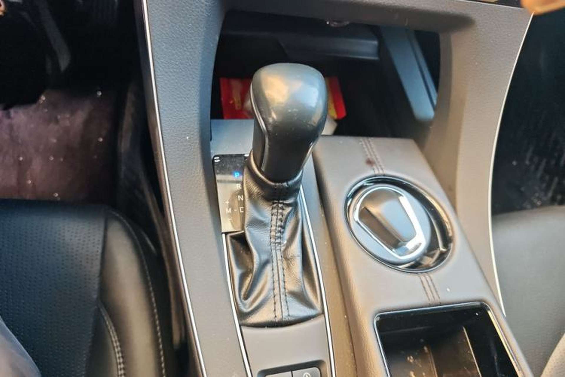 Used Toyota Avalon 2019 2.0L XLE Premium Edition China VI Gear Lever