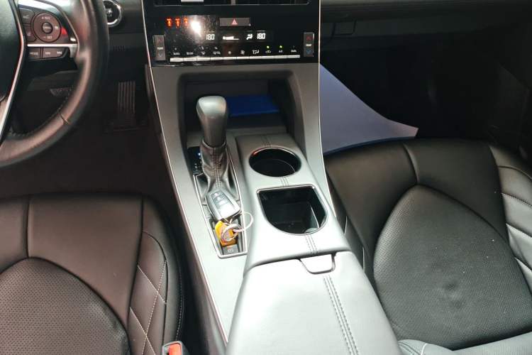 Used Toyota Avalon 2019 2.5L Ambition Version China V Standard Gear Lever
