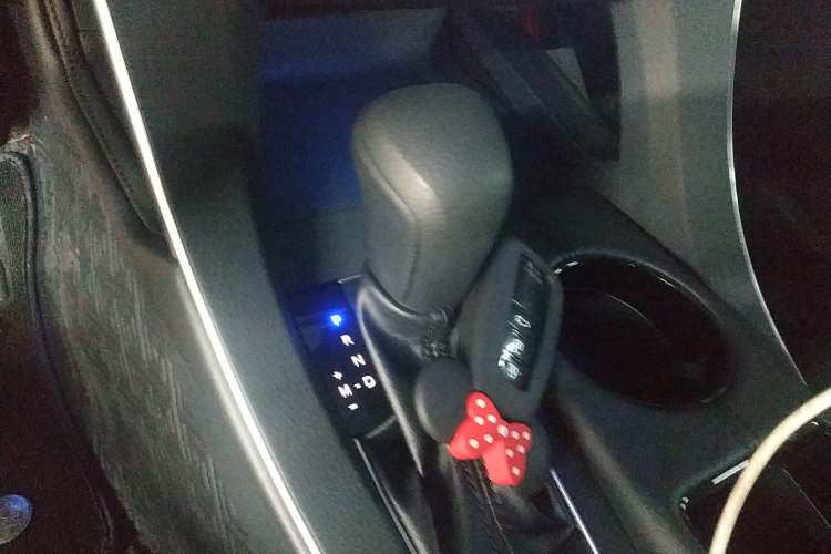 Used Toyota Avalon 2019 2.0L Ambition Edition China VI Gear Lever