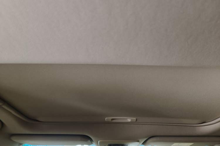 Used Toyota Avalon 2019 2.0L XLE Premium Edition China VI Headliner