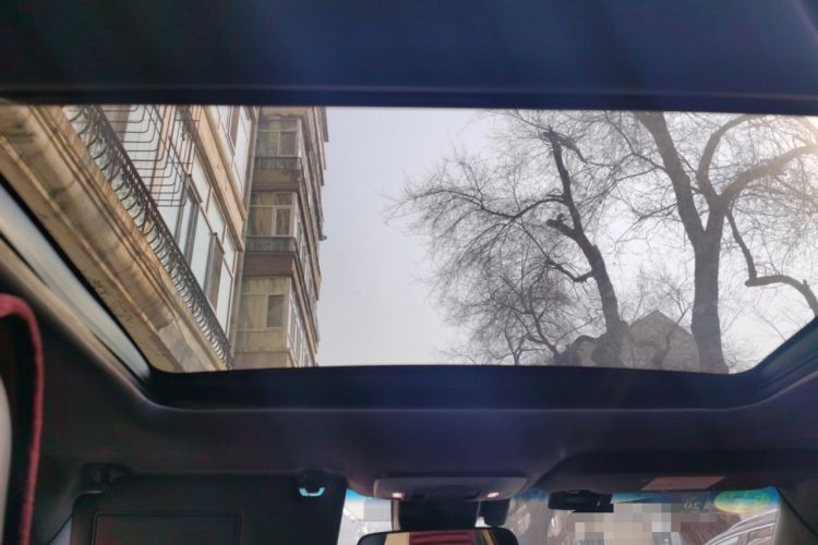 Used Toyota Avalon 2019 Dual-Engine 2.5L XLE Prestige Version China VI Standard Headliner