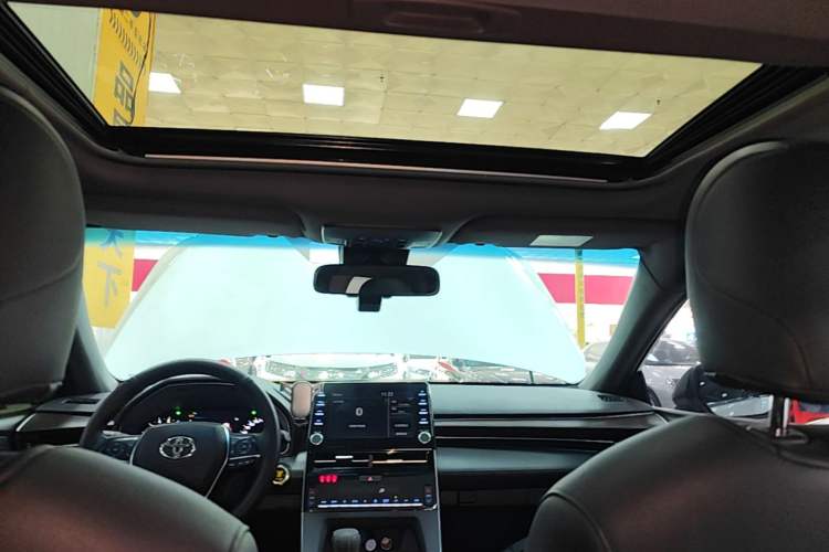 Used Toyota Avalon 2019 2.0L Ambition Edition China VI Headliner