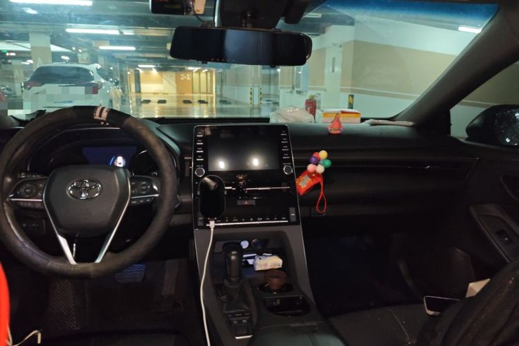Used Toyota Avalon 2019 Dual-Engine 2.5L Luxury Edition China VI Standard Headliner