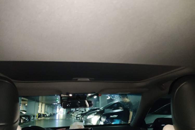 Used Toyota Avalon 2019 2.0L Luxury Edition China VI Standard Headliner
