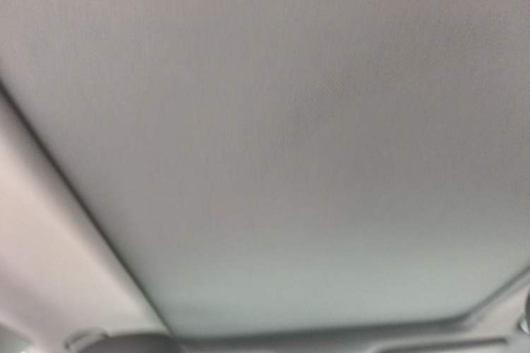 Used Toyota Avalon 2019 Dual-Engine 2.5L XLE Prestige Version China VI Standard Headliner