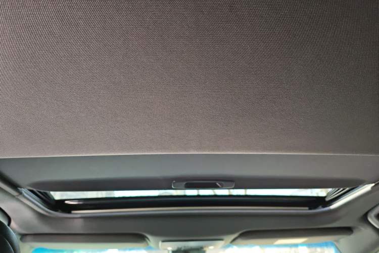 Used Toyota Avalon 2019 2.0L Luxury Edition China VI Standard Headliner