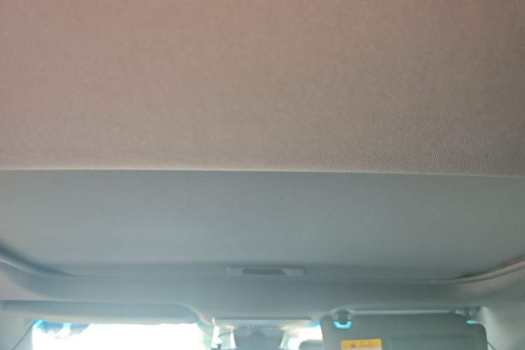 Used Toyota Avalon 2019 2.0L XLE Premium Edition China VI Headliner
