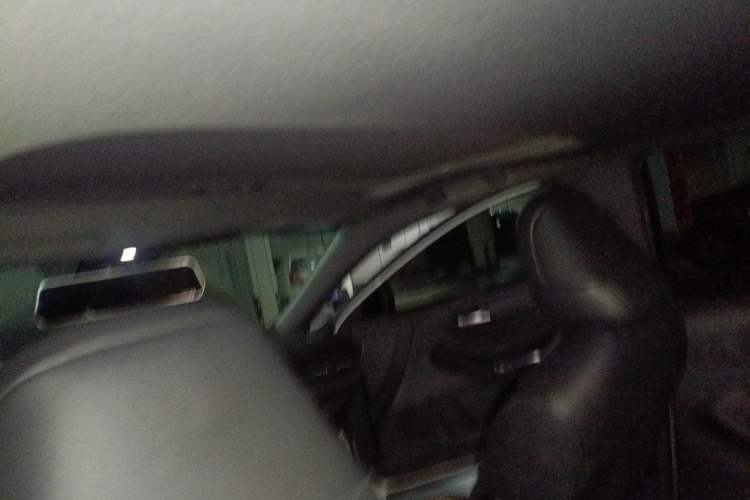 Used Toyota Avalon 2019 2.0L Luxury Edition China VI Standard Headliner
