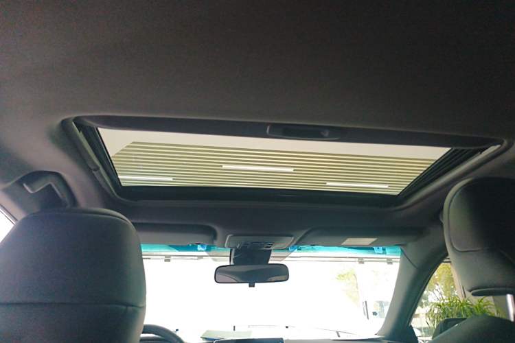 Used Toyota Avalon 2019 2.0L Luxury Edition China VI Standard Headliner