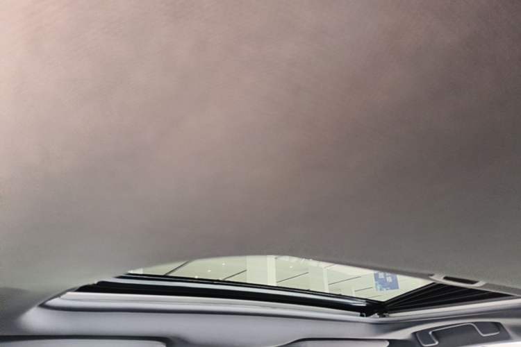 Used Toyota Avalon 2019 Dual-Engine 2.5L Luxury Edition China VI Standard Headliner