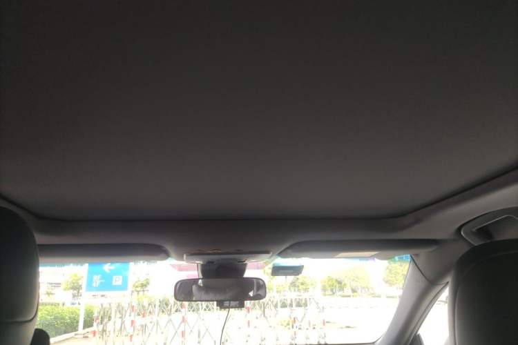 Used Toyota Avalon 2019 2.5L Touring Premium Version China VI Standard Headliner