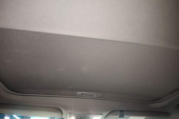 Used Toyota Avalon 2019 2.0L XLE Premium Edition China VI Headliner