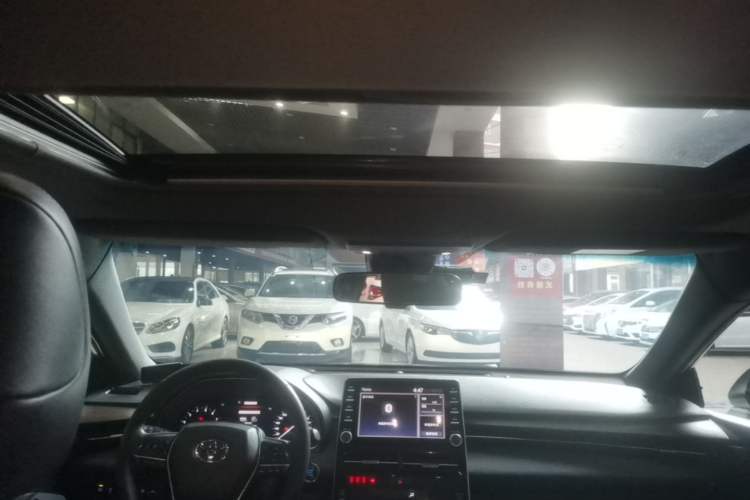 Used Toyota Avalon 2019 2.0L Ambition Edition China VI Headliner