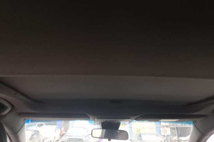 Used Toyota Avalon 2019 2.0L Ambition Edition China VI Headliner