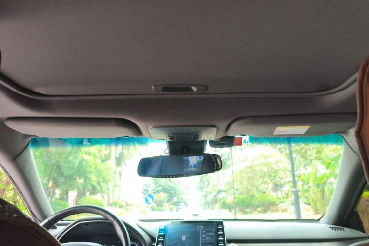 Used Toyota Avalon 2019 2.0L Luxury Edition China VI Standard Headliner
