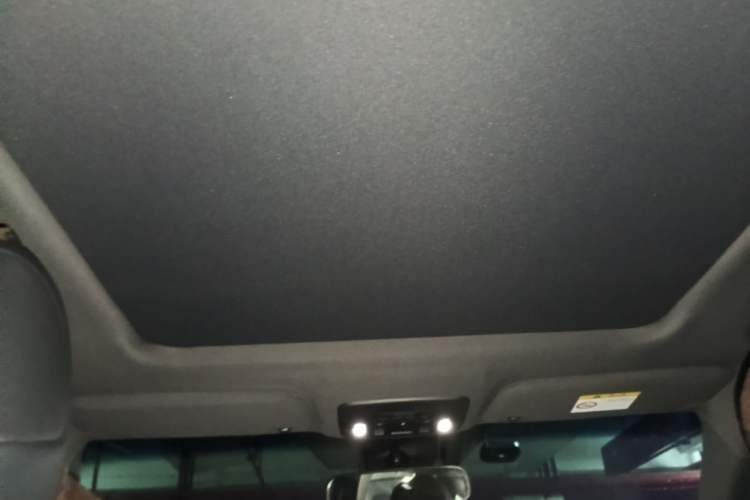 Used Toyota Avalon 2019 Dual-Engine 2.5L XLE Prestige Version China V Standard Headliner