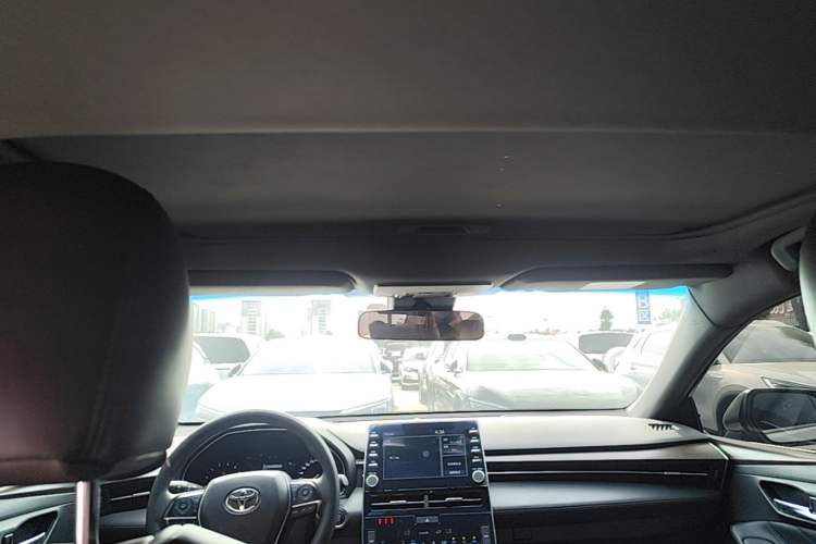 Used Toyota Avalon 2019 2.0L Ambition Edition China VI Headliner