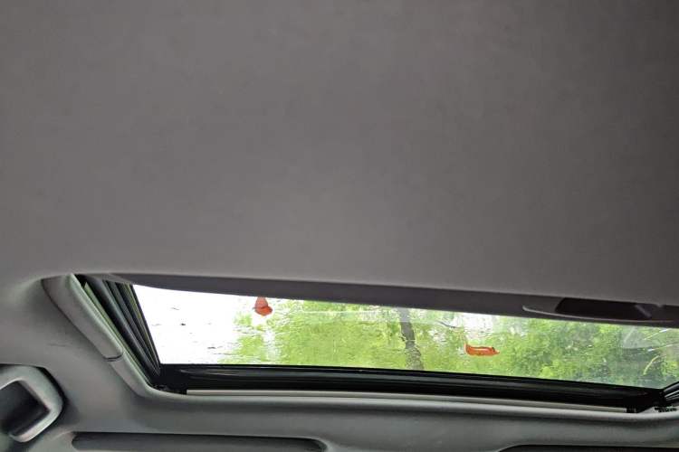 Used Toyota Avalon 2019 2.0L XLE Premium Edition China VI Headliner