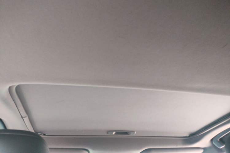 Used Toyota Avalon 2019 2.0L Luxury Edition China VI Standard Headliner