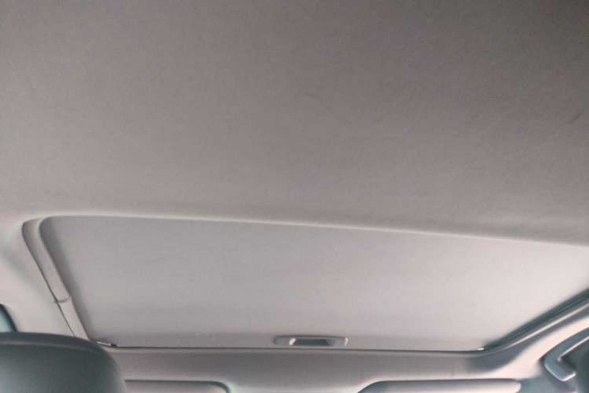Used Toyota Avalon 2019 2.0L Luxury Edition China VI Standard Headliner
