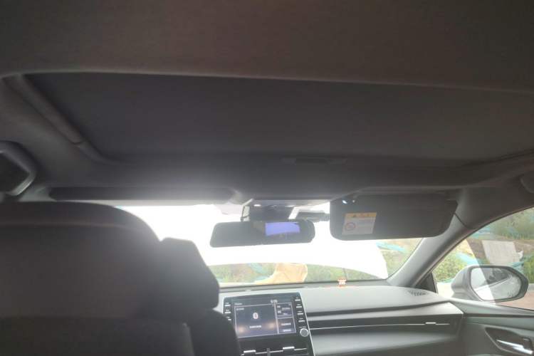 Used Toyota Avalon 2019 2.0L XLE Premium Edition China VI Headliner