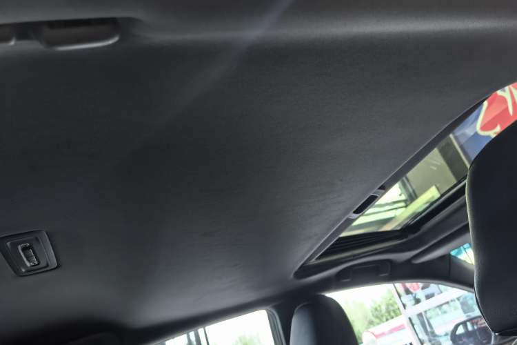 Used Toyota Avalon 2019 2.0L Ambition Edition China VI Headliner