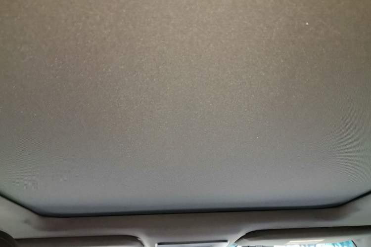 Used Toyota Avalon 2019 Dual-Engine 2.5L XLE Prestige Version China VI Standard Headliner