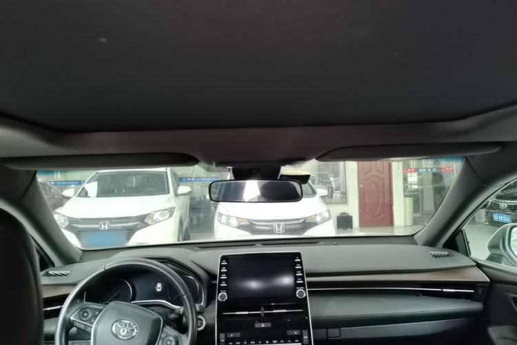 Used Toyota Avalon 2019 2.5L Touring Premium Version China VI Standard Headliner