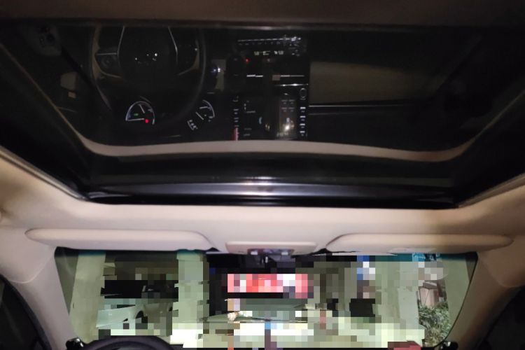 Used Toyota Avalon 2019 Dual-Engine 2.5L XLE Prestige Version China V Standard Headliner