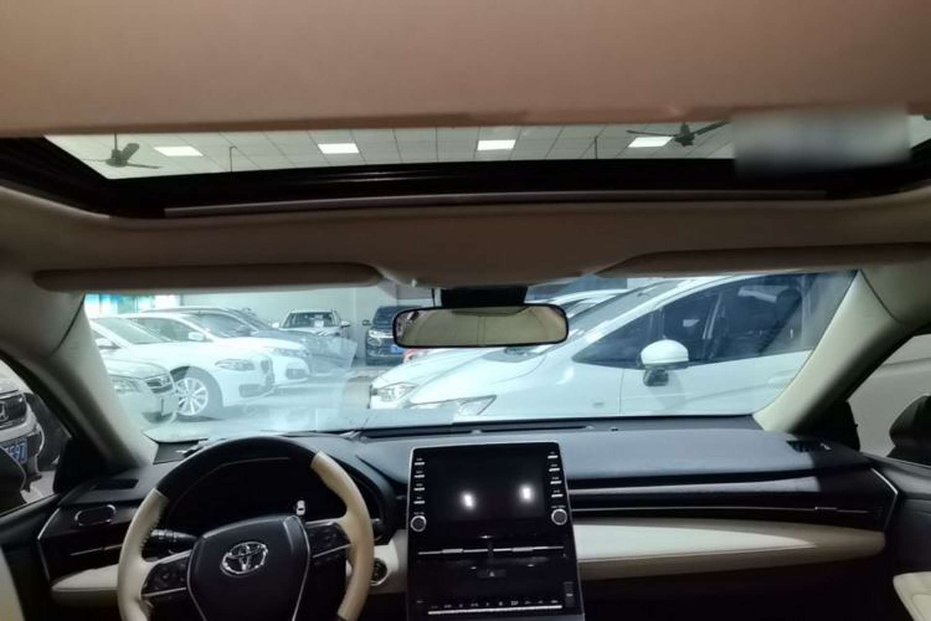 Used Toyota Avalon 2019 2.0L Luxury Edition China VI Standard Headliner