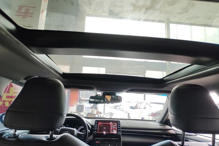 Used Toyota Avalon 2019 2.5L Touring Premium Version China VI Standard Headliner
