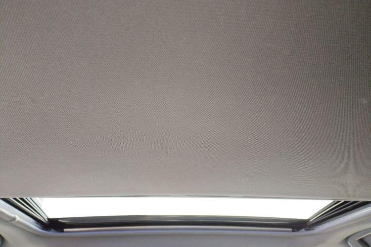 Used Toyota Avalon 2019 2.0L XLE Premium Edition China VI Headliner