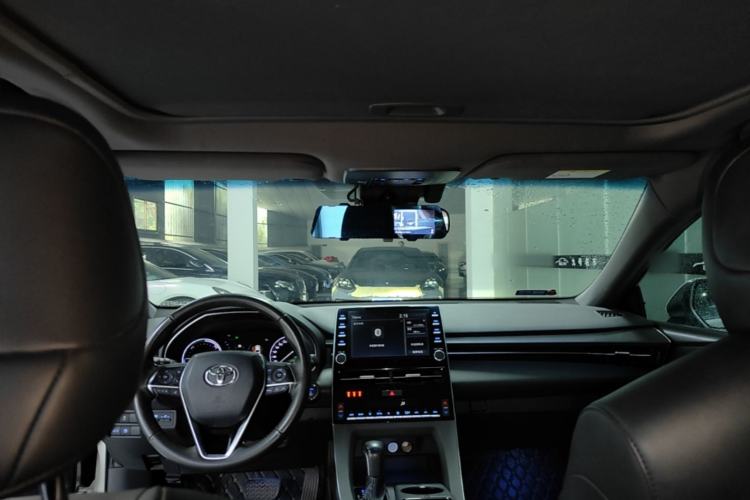 Used Toyota Avalon 2019 Dual-Engine 2.5L Luxury Edition China VI Standard Headliner