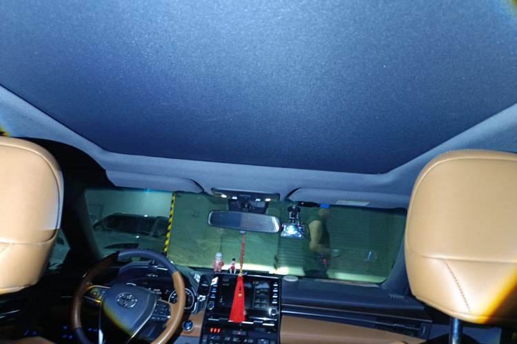 Used Toyota Avalon 2019 2.5L Touring Premium Version China VI Standard Headliner